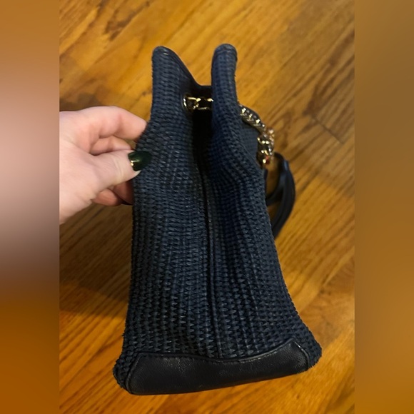 Tory Burch navy blue Fleming, convertible Woven shoulder bag EUC - Picture 8 of 10